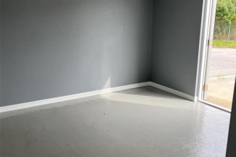 Propiedad comercial en venta en Port Richey, Florida, 260.13 m2 № 2144213 - foto 14