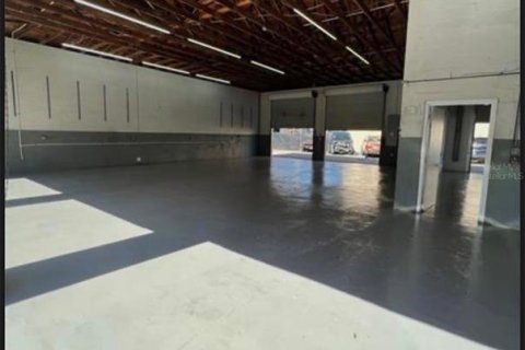 Propiedad comercial en venta en Port Richey, Florida, 260.13 m2 № 2144213 - foto 4