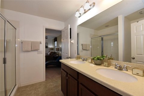 House in Davenport, Florida 7 bedrooms, 327.57 sq.m. № 1902535 - photo 4