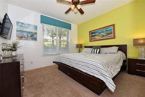 House in Davenport, Florida 7 bedrooms, 327.57 sq.m. № 1902535 - photo 8