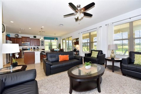 House in Davenport, Florida 7 bedrooms, 327.57 sq.m. № 1902535 - photo 18