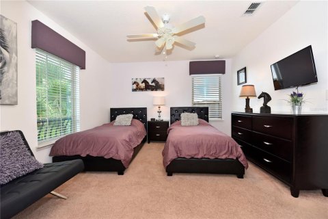 House in Davenport, Florida 7 bedrooms, 327.57 sq.m. № 1902535 - photo 11