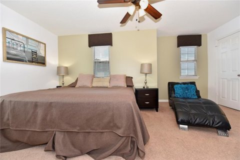 House in Davenport, Florida 7 bedrooms, 327.57 sq.m. № 1902535 - photo 12