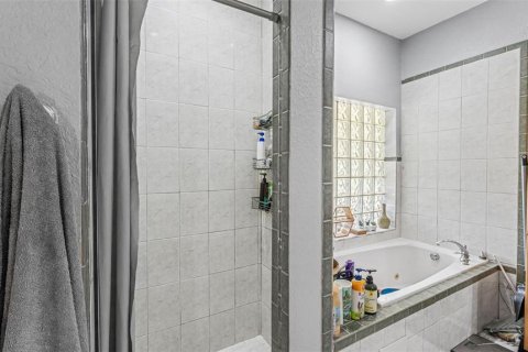 Купить виллу или дом в Хейнс-Сити, Флорида 7 комнат, 255.2м2, № 2426013 - фото 23
