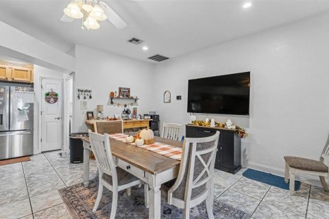 Купить виллу или дом в Хейнс-Сити, Флорида 7 комнат, 255.2м2, № 2426013 - фото 16