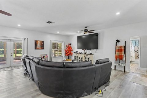 Купить виллу или дом в Хейнс-Сити, Флорида 7 комнат, 255.2м2, № 2426013 - фото 10