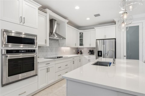 House in Vero Beach, Florida 3 bedrooms, 218.88 sq.m. № 2087141 - photo 11