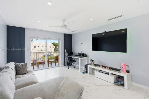 Condominio en alquiler en Miami Beach, Florida, 3 dormitorios, 104.7 m2 № 1950936 - foto 7