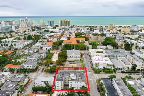 Condominio en alquiler en Miami Beach, Florida, 3 dormitorios, 104.7 m2 № 1950936 - foto 24