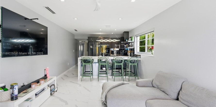 Condominio en Miami Beach, Florida, 3 dormitorios № 1950936