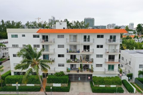 Condominio en alquiler en Miami Beach, Florida, 3 dormitorios, 104.7 m2 № 1950936 - foto 22