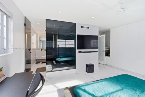 Condominio en alquiler en Miami Beach, Florida, 3 dormitorios, 104.7 m2 № 1950936 - foto 12
