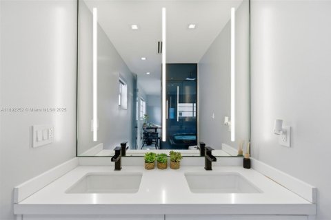 Condominio en alquiler en Miami Beach, Florida, 3 dormitorios, 104.7 m2 № 1950936 - foto 13