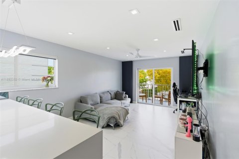 Condominio en alquiler en Miami Beach, Florida, 3 dormitorios, 104.7 m2 № 1950936 - foto 5