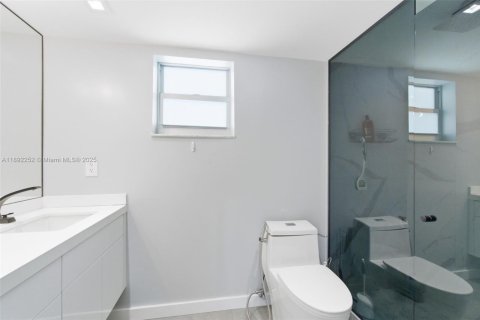 Condominio en alquiler en Miami Beach, Florida, 3 dormitorios, 104.7 m2 № 1950936 - foto 18