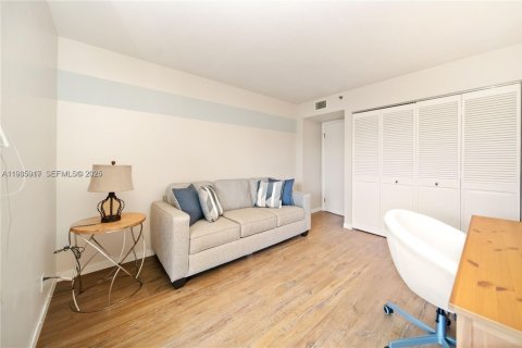 Condo in Delray Beach, Florida, 3 bedrooms  № 1994002 - photo 12