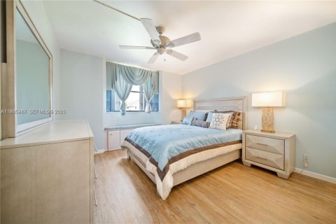 Condo in Delray Beach, Florida, 3 bedrooms  № 1994002 - photo 14