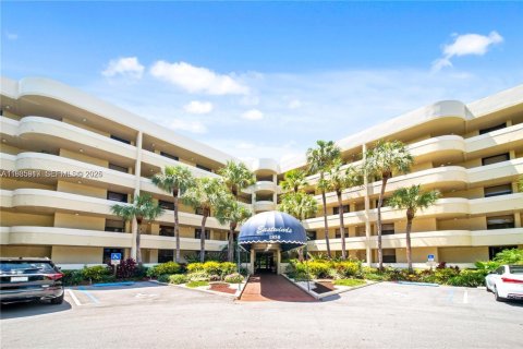 Condo in Delray Beach, Florida, 3 bedrooms  № 1994002 - photo 1