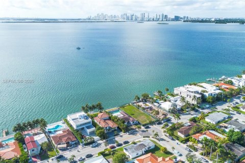 Купить коммерческую недвижимость в Норт-Бей-Виллидж, Флорида № 1987124 - фото 14