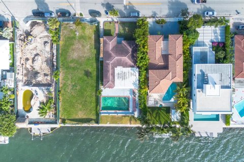 Купить коммерческую недвижимость в Норт-Бей-Виллидж, Флорида № 1987124 - фото 9