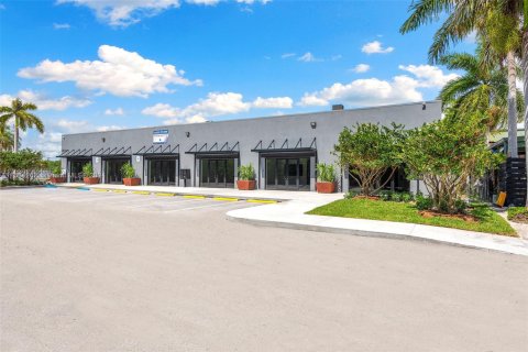Bureau à louer à Hollywood, Floride № 1172155 - photo 1