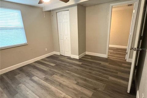 Снять в аренду виллу или дом в Сеффнер, Флорида 5 комнат, 99.41м2, № 1840330 - фото 14