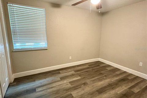 Снять в аренду виллу или дом в Сеффнер, Флорида 5 комнат, 99.41м2, № 1840330 - фото 15