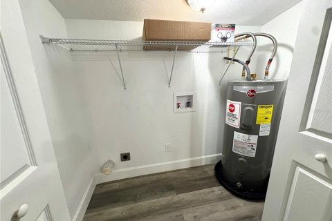 Снять в аренду виллу или дом в Сеффнер, Флорида 5 комнат, 99.41м2, № 1840330 - фото 8