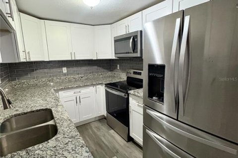 Снять в аренду виллу или дом в Сеффнер, Флорида 5 комнат, 99.41м2, № 1840330 - фото 7