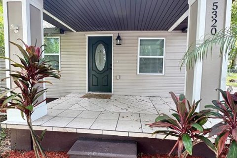 Снять в аренду виллу или дом в Сеффнер, Флорида 5 комнат, 99.41м2, № 1840330 - фото 2