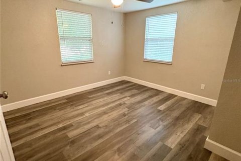 Снять в аренду виллу или дом в Сеффнер, Флорида 5 комнат, 99.41м2, № 1840330 - фото 13