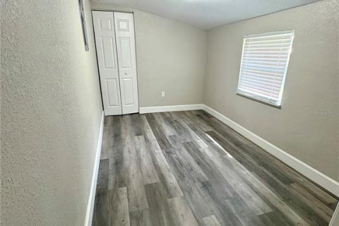 Снять в аренду виллу или дом в Сеффнер, Флорида 5 комнат, 99.41м2, № 1840330 - фото 9