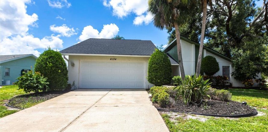House in Sarasota, Florida 3 bedrooms, 175.12 sq.m. № 1865913