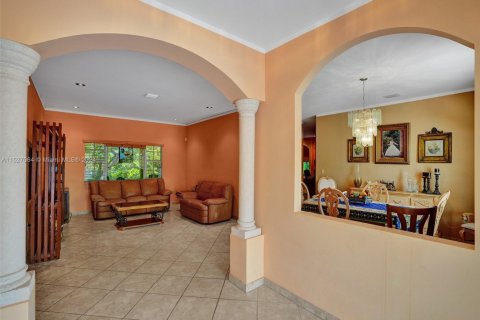 Casa en venta en Miami, Florida, 3 dormitorios, 200.02 m2 № 2053665 - foto 21