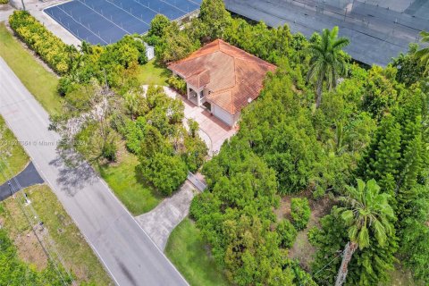 Casa en venta en Miami, Florida, 3 dormitorios, 200.02 m2 № 2053665 - foto 6