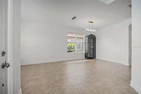 House in Orlando, Florida 4 bedrooms, 173.63 sq.m. № 2391423 - photo 9