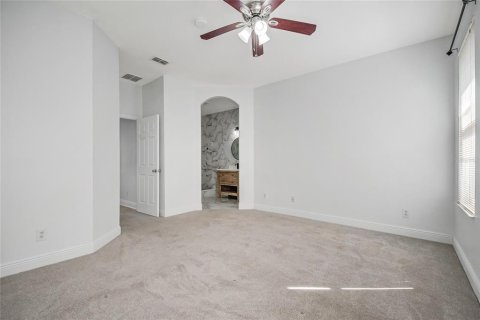 House in Orlando, Florida 4 bedrooms, 173.63 sq.m. № 2391423 - photo 21