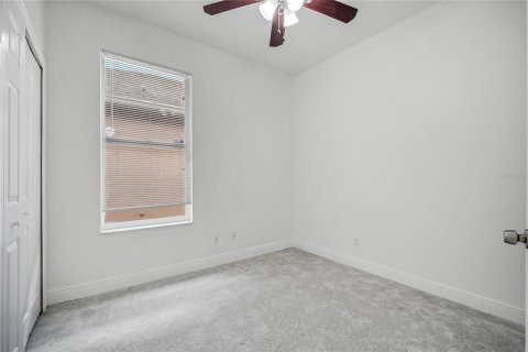 House in Orlando, Florida 4 bedrooms, 173.63 sq.m. № 2391423 - photo 26