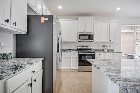 House in Orlando, Florida 4 bedrooms, 173.63 sq.m. № 2391423 - photo 15