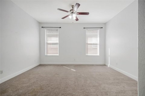House in Orlando, Florida 4 bedrooms, 173.63 sq.m. № 2391423 - photo 20