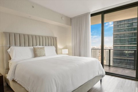 Condo in Miami, Florida, 2 bedrooms  № 1939566 - photo 4