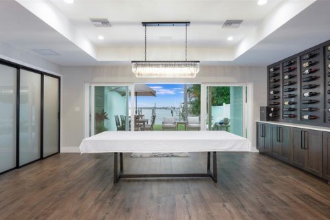 House in North Redington Beach, Florida 3 bedrooms, 255.39 sq.m. № 2152282 - photo 10