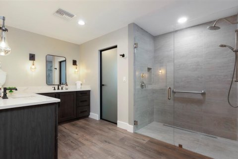House in North Redington Beach, Florida 3 bedrooms, 255.39 sq.m. № 2152282 - photo 14