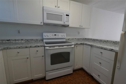 Condo in Davie, Florida, 2 bedrooms  № 1949371 - photo 10