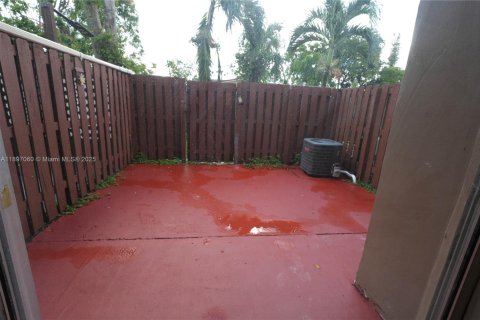 Condo in Davie, Florida, 2 bedrooms  № 1949371 - photo 25