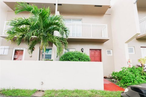 Condo in Davie, Florida, 2 bedrooms  № 1949371 - photo 1
