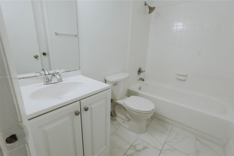 Condo in Davie, Florida, 2 bedrooms  № 1949371 - photo 22