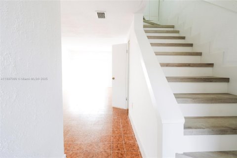 Condo in Davie, Florida, 2 bedrooms  № 1949371 - photo 8
