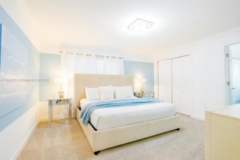 Adosado en venta en Kissimmee, Florida, 4 dormitorios, 177.81 m2 № 2055082 - foto 20