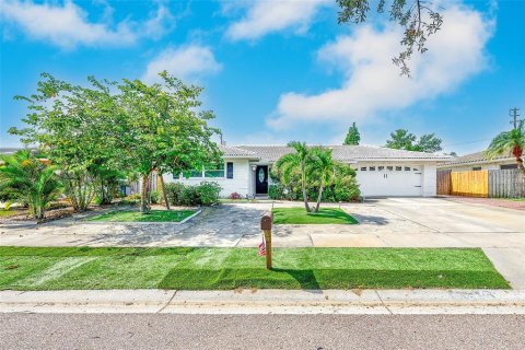 Villa ou maison à Seminole, Floride 4 chambres, 157.66 m2 № 2312746